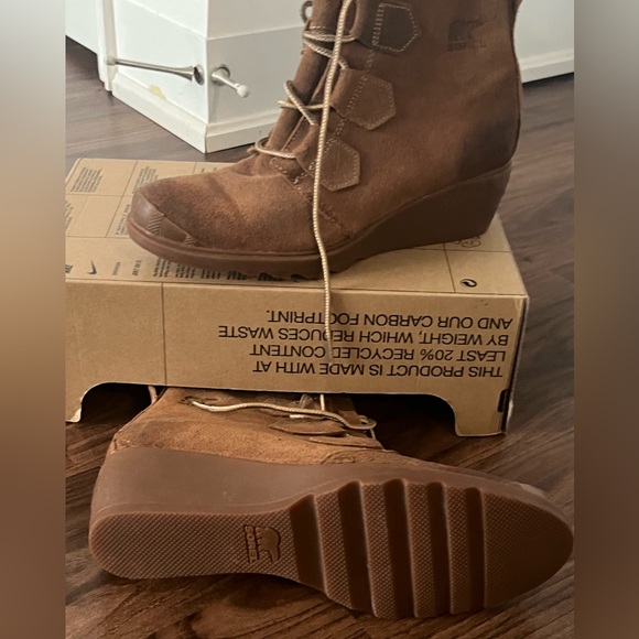 Size US 8:5 - Picture 2 of 4